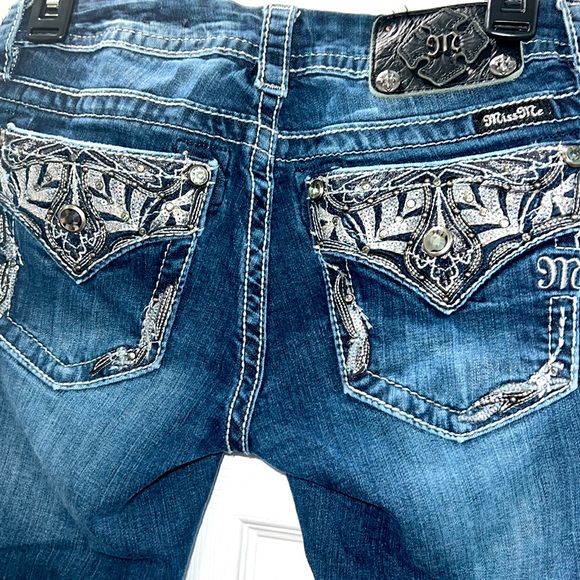 Miss Me cropped length blue jeans. Missing button on 2nd photo is only damage. - Picture 1 of 7